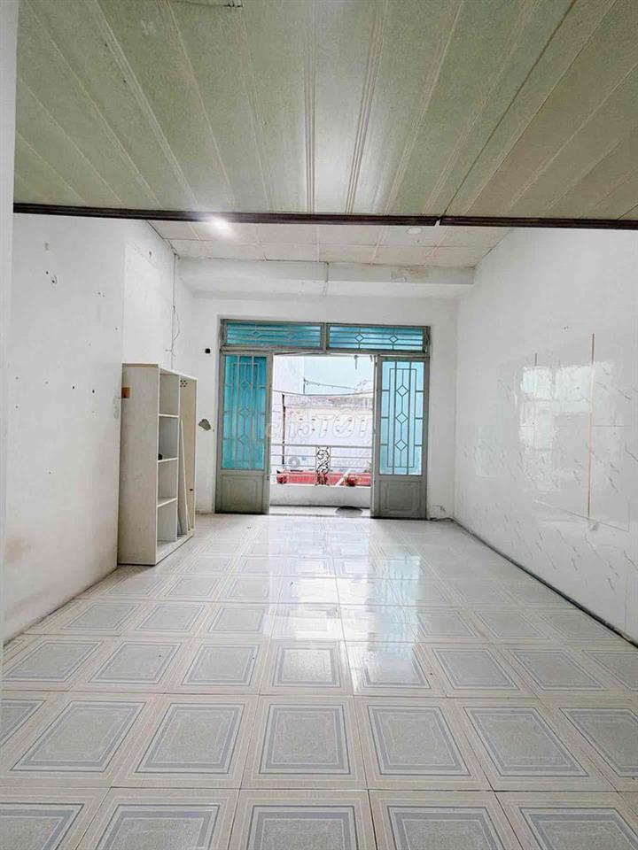 Nhà bán Tôn Đản Q.4