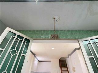 Nhà bán Tôn Đản Q.4