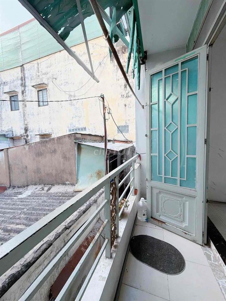 Nhà bán Tôn Đản Q.4