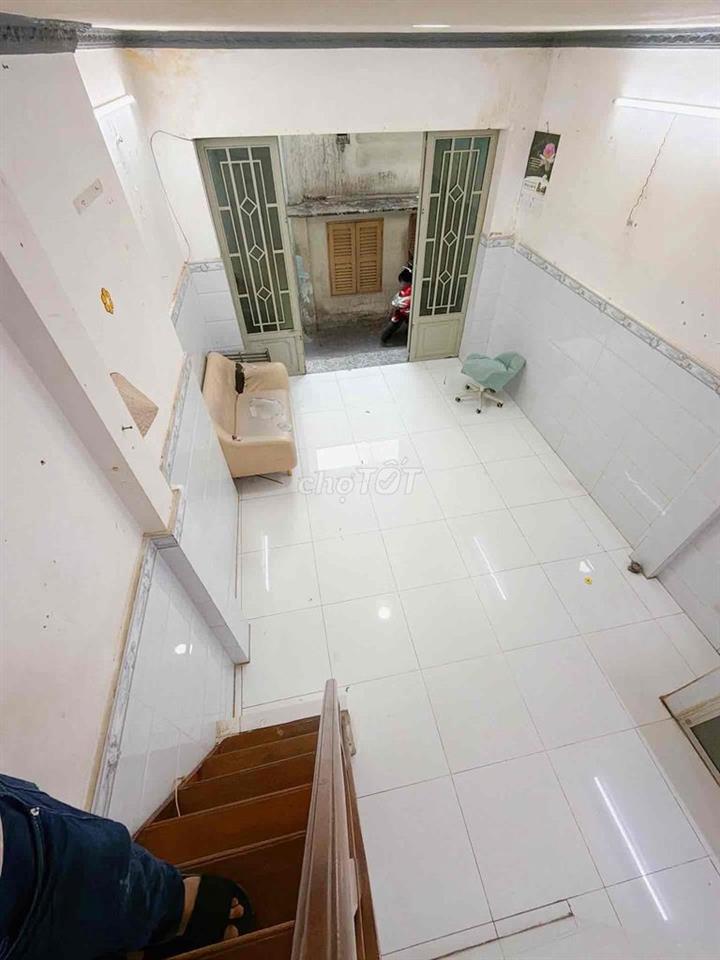 Nhà bán Tôn Đản Q.4