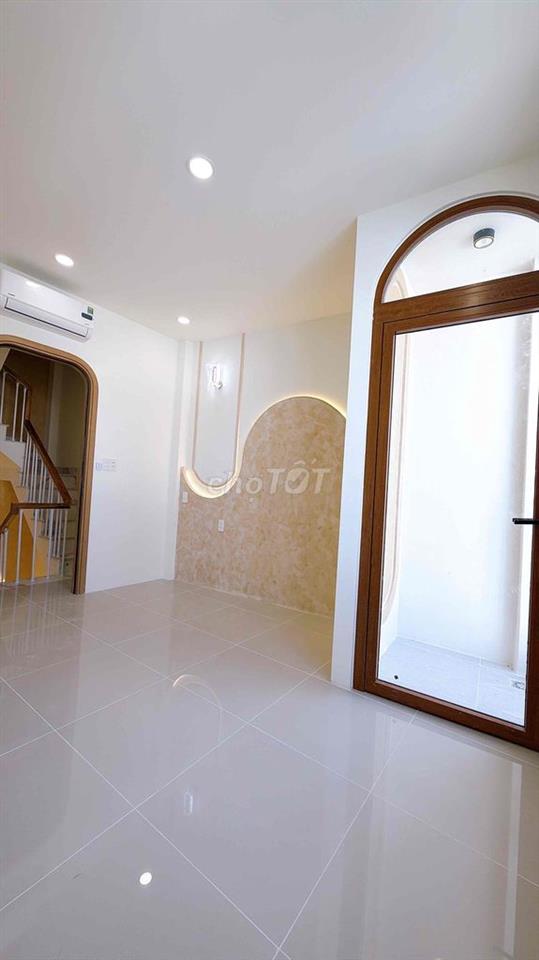 NHÀ MỚI 4 TẦNG 2P3WC