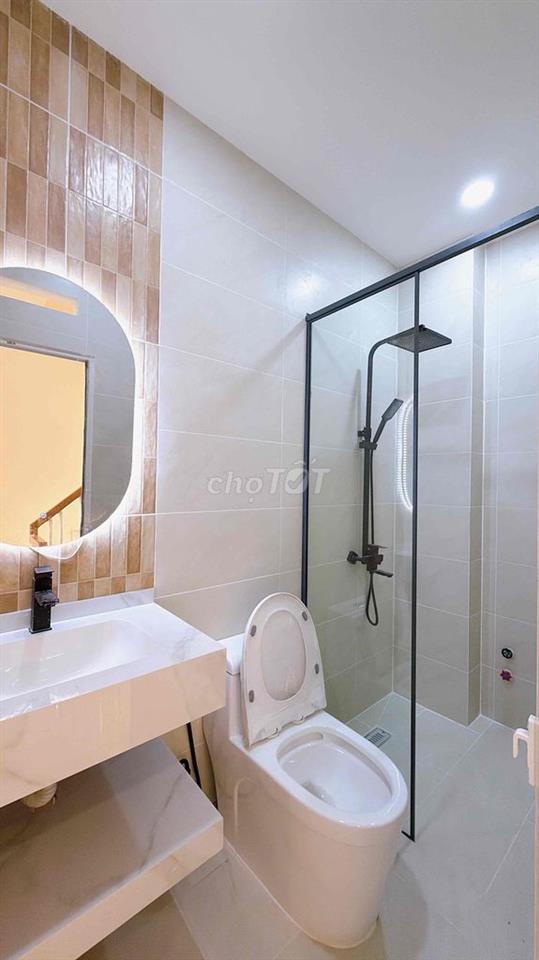 NHÀ MỚI 4 TẦNG 2P3WC