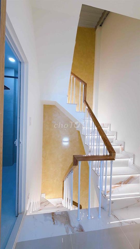 NHÀ MỚI 4 TẦNG 2P3WC