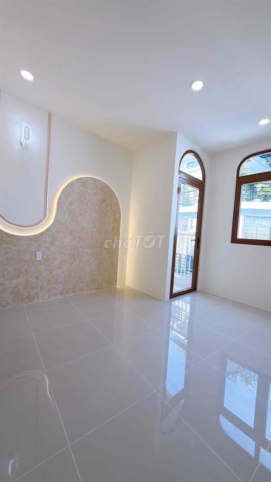 NHÀ MỚI 4 TẦNG 2P3WC