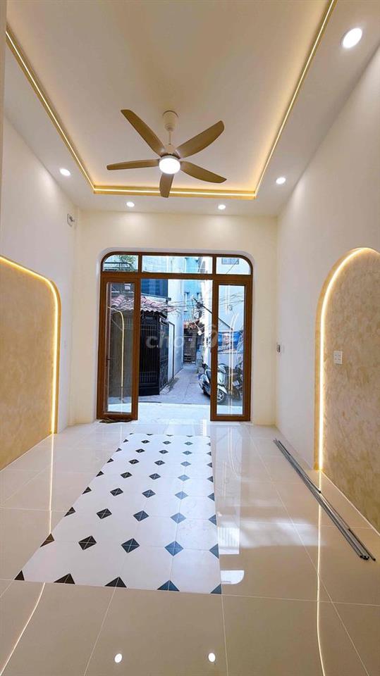 NHÀ MỚI 4 TẦNG 2P3WC