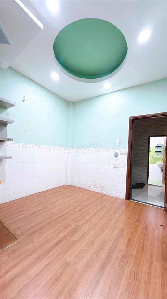 Nhà 5 Tầng 2P2WC