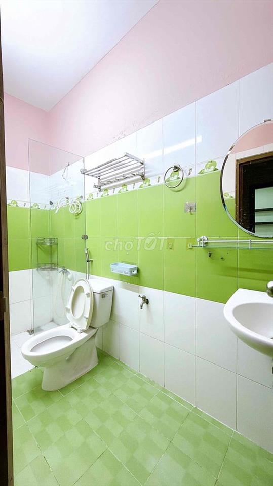 Nhà 5 Tầng 2P2WC