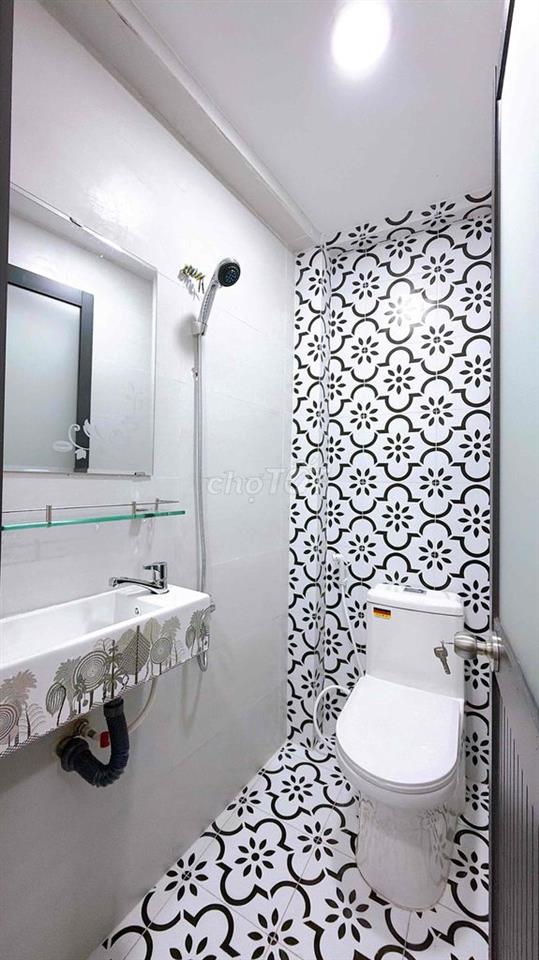 Nhà Mới 100% 4 Tầng 4P3WC Đường Hoàng Diệu
