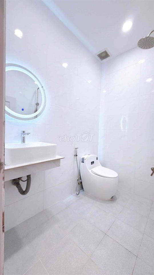 Nhà mới 100% 2P2WC