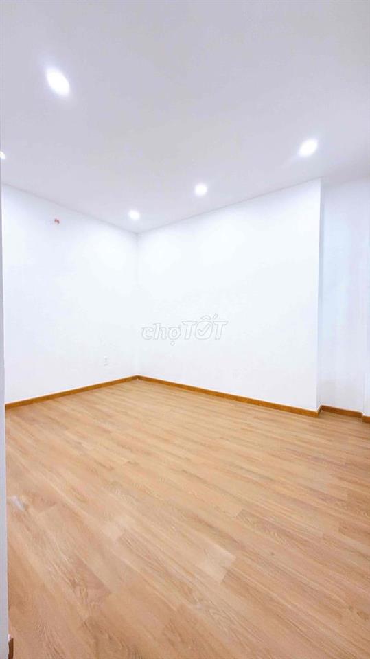 Nhà mới 100% 2P2WC