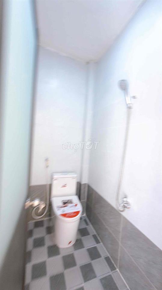 Nhà 2 lầu Khu xóm đạo 2p2wc