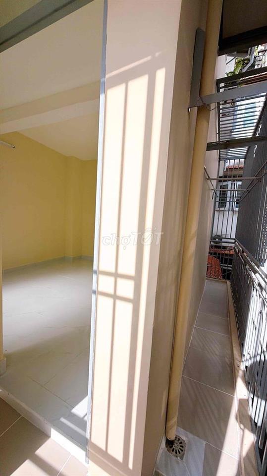Nhà 2 lầu Khu xóm đạo 2p2wc