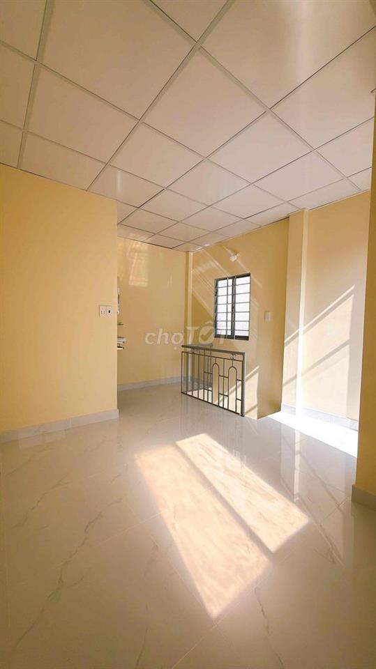 Nhà 2 lầu Khu xóm đạo 2p2wc