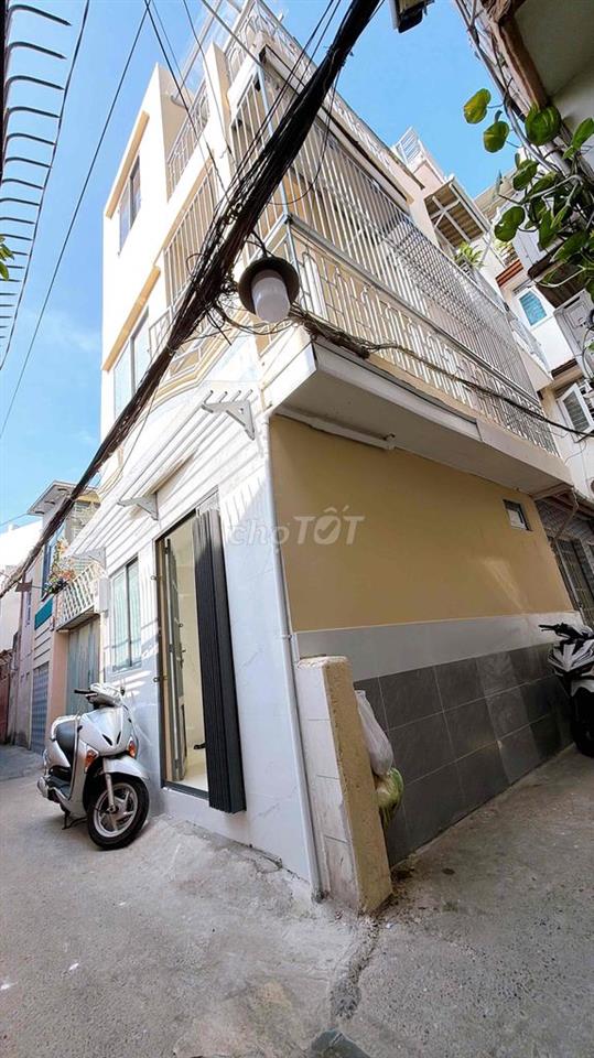 Nhà 2 lầu Khu xóm đạo 2p2wc