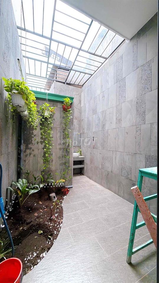 Nhà mới 4 Tầng Thang máy 5P5WC