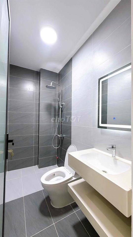 Nhà mới 4 Tầng Thang máy 5P5WC