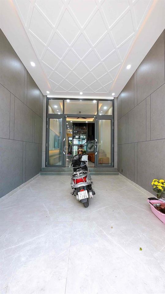 Nhà mới 4 Tầng Thang máy 5P5WC