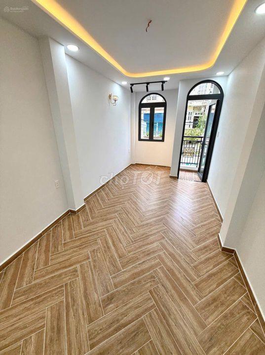 Quận 4 mặt tiền kinh doanh sầm uất nhà mới BTCT 3 tầng 50m2 chỉ 9,8 tỷ