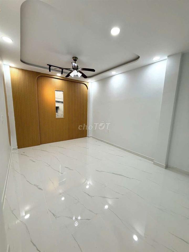 GIẢM  KHẨN CẤP  . 1.5 TỶ  . NHÀ  3 TẦNG  .P . Khánh HỘI