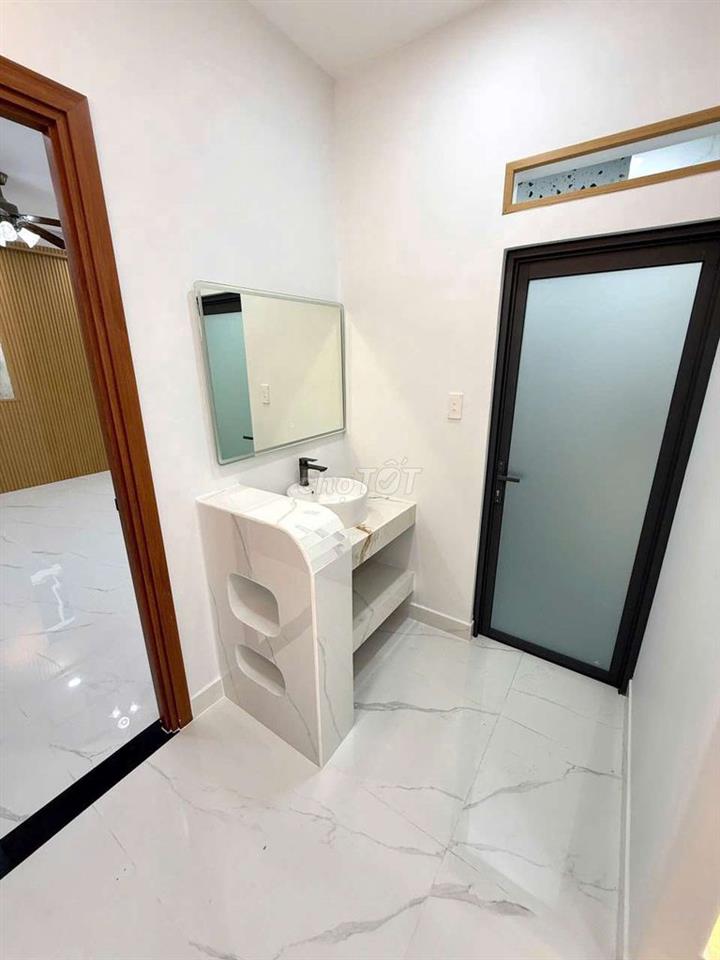 GIẢM  KHẨN CẤP  . 1.5 TỶ  . NHÀ  3 TẦNG  .P . Khánh HỘI