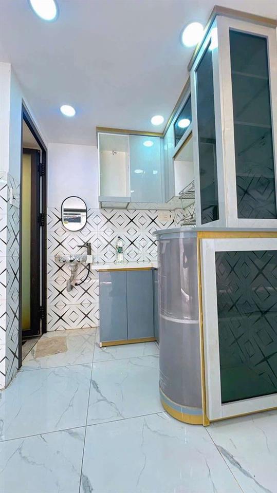 NHÀ ĐẸP  2 LẦU  GIÁ TỐT  . Q. 6.