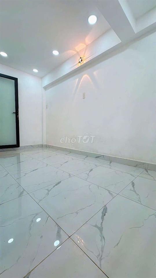 NHÀ ĐẸP  2 LẦU  GIÁ TỐT  . Q. 6.