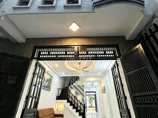 NHÀ ĐẸP GIÁ  TỐT  . DT 70 M2. PHƯỜNG. PHÚ ĐỊNH
