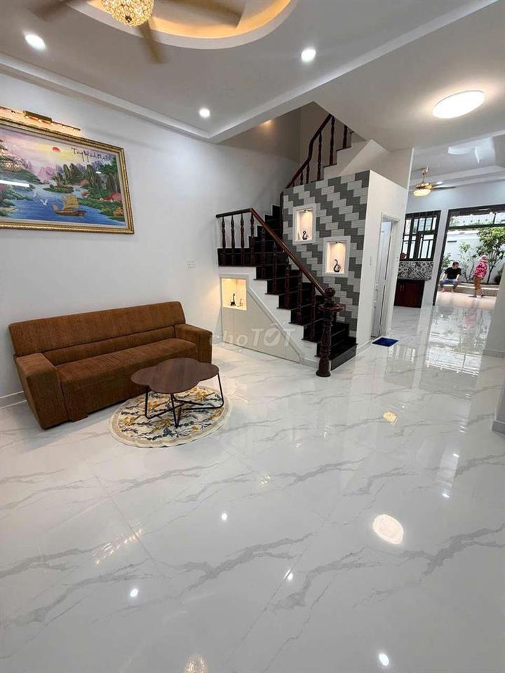 NHÀ ĐẸP GIÁ  TỐT  . DT 70 M2. PHƯỜNG. PHÚ ĐỊNH