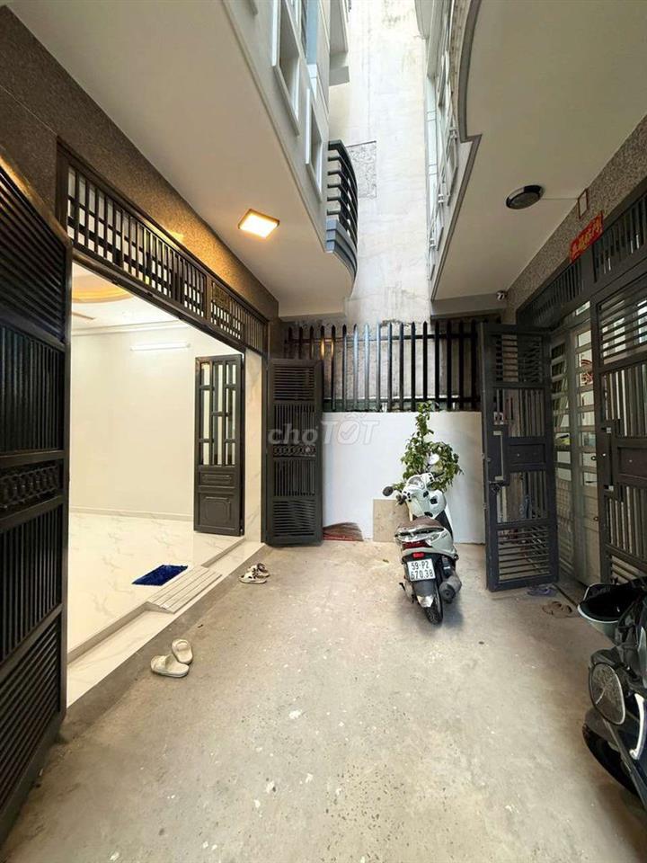 NHÀ ĐẸP GIÁ  TỐT  . DT 70 M2. PHƯỜNG. PHÚ ĐỊNH