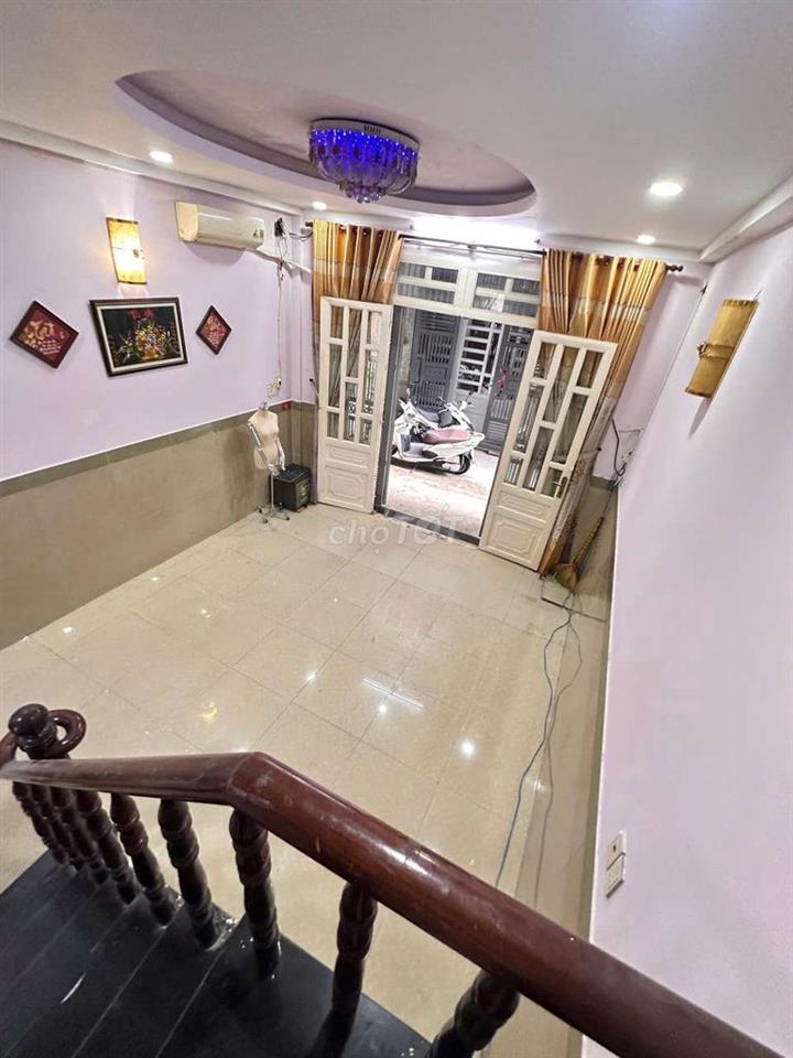 NHÀ  2 LẦU  GIÁ  TỐT  . P . PHÚ ĐỊNH