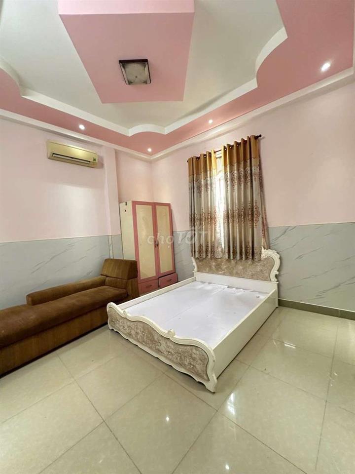 NHÀ  2 LẦU  GIÁ  TỐT  . P . PHÚ ĐỊNH