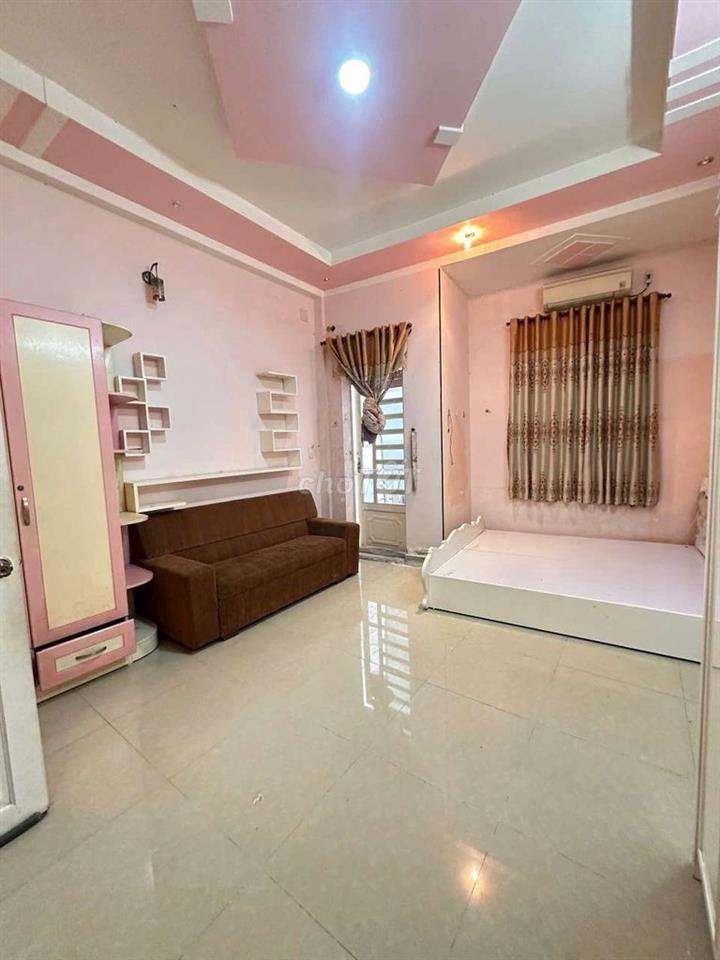 NHÀ  2 LẦU  GIÁ  TỐT  . P . PHÚ ĐỊNH