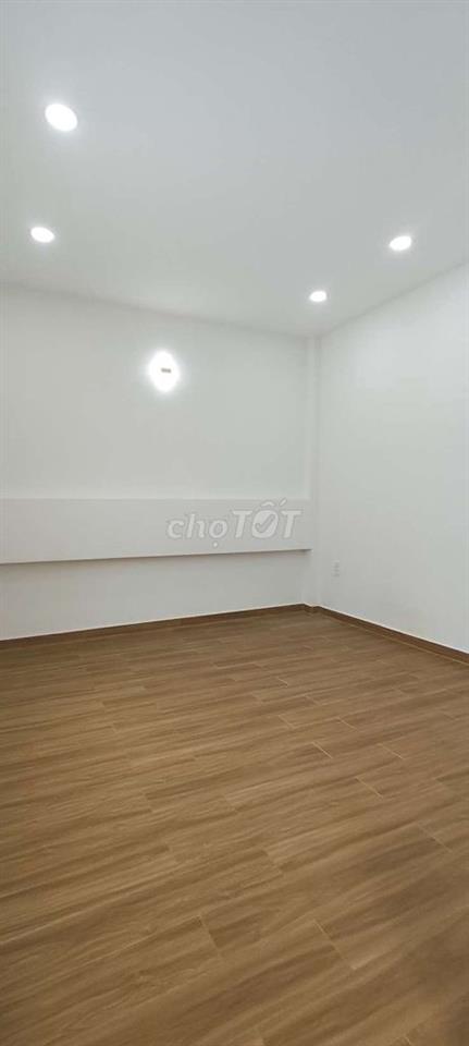 CHO THUÊ  NHÀ . HẺM XE  HƠI. P 15 Q. 8.