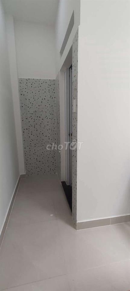 CHO THUÊ  NHÀ . HẺM XE  HƠI. P 15 Q. 8.