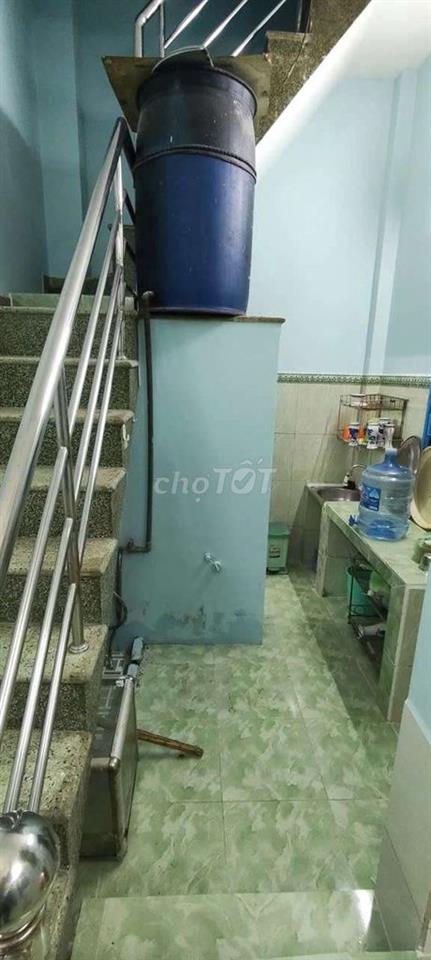 CHO THUÊ NHÀ  1 LẦU  . P 15 Q. 8.