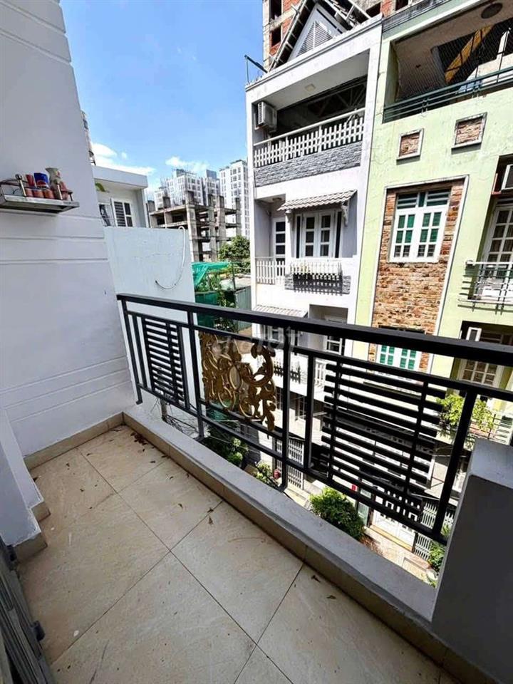 NHÀ  3 LẦU  HẺM  XE HƠI. Q. TÂN PHÚ