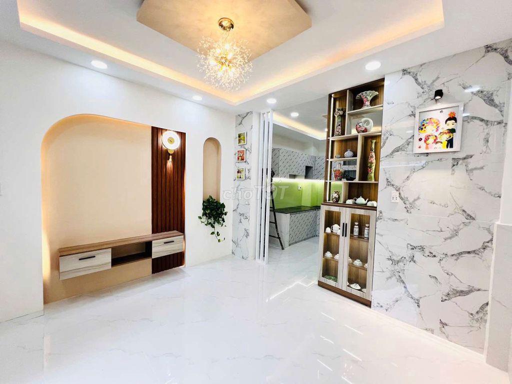 SIÊU PHẨM LUNG LINH  . P PHÚ ĐỊNH. . Q. 8