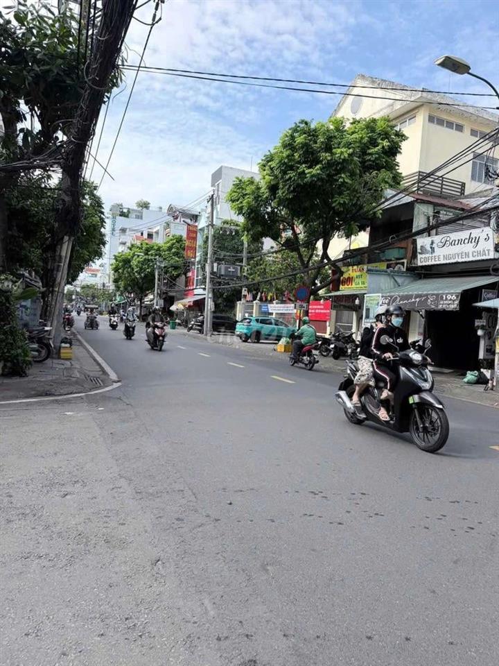 NHÀ ĐẸP GIÁ TỐT  . PHƯỜNG  CHÁNH HƯNG  .