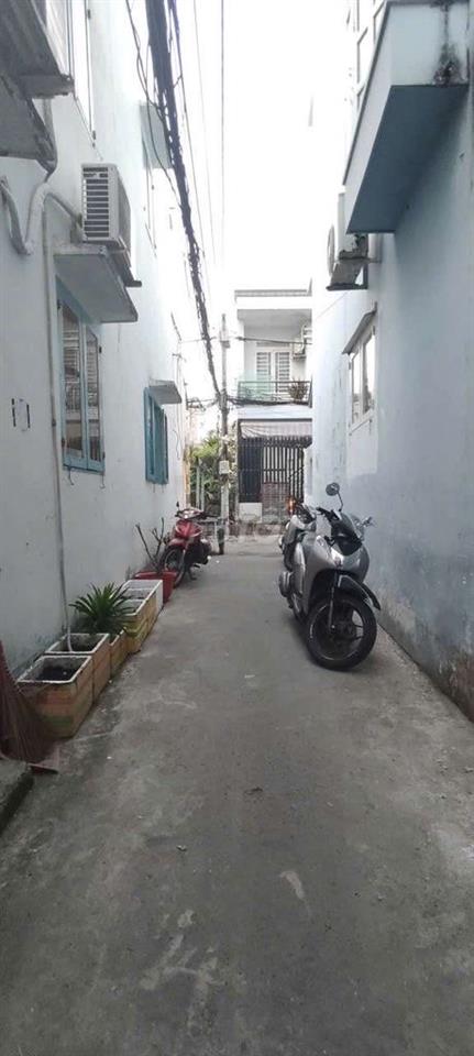 NHÀ  2 LẦU  GIÁ  TỐT  Q 8.