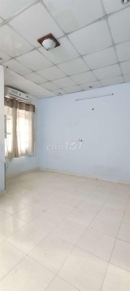 CHO THUE NHÀ  DT 40 M . P 15 Q 8.