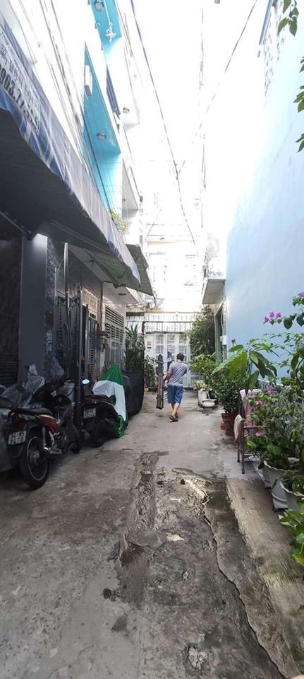 CHO THUE NHÀ  DT 40 M . P 15 Q 8.