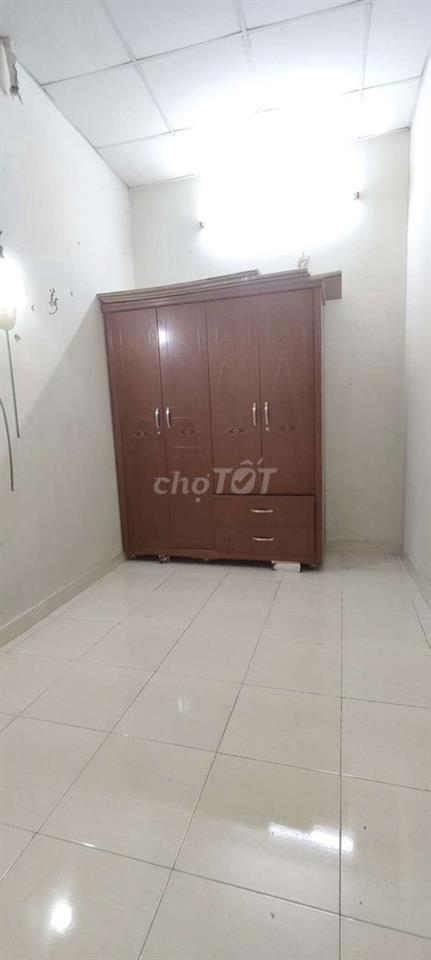 CHO THUE NHÀ  DT 40 M . P 15 Q 8.