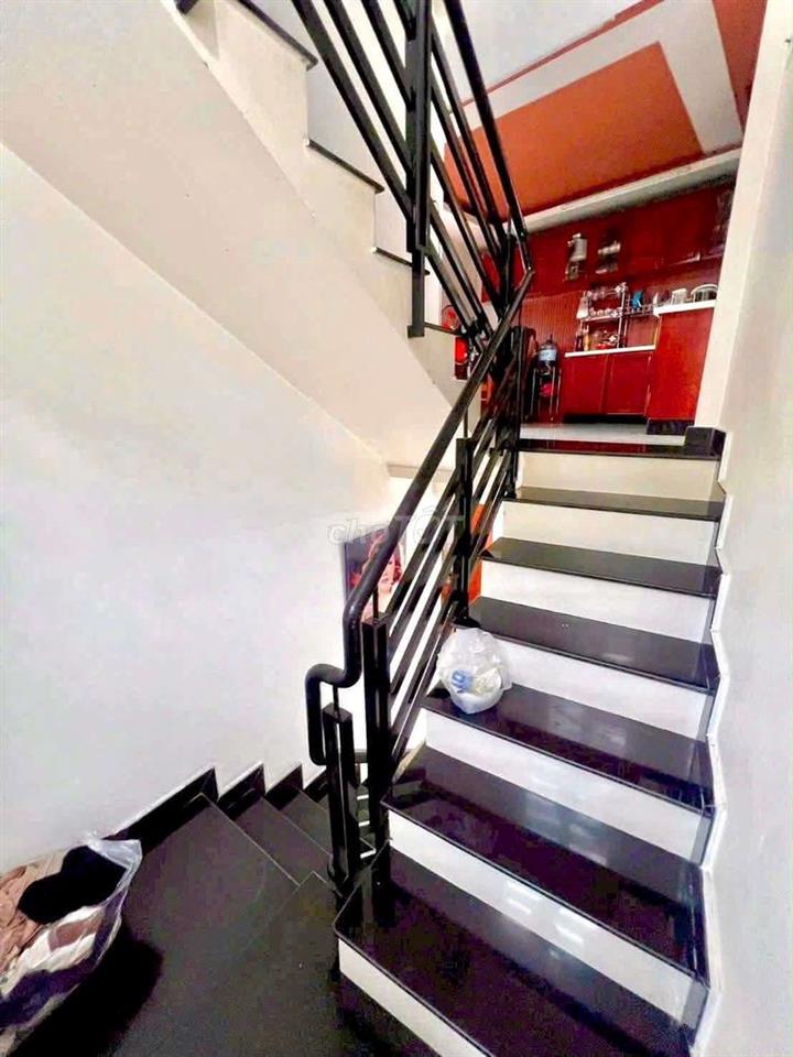 NHÀ  GIÁ TỐT  . HẺM  3.5M . KHU VỰC QUẬN  6