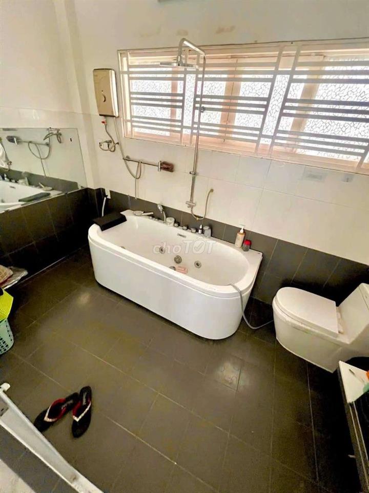 NHÀ  GIÁ TỐT  . HẺM  3.5M . KHU VỰC QUẬN  6