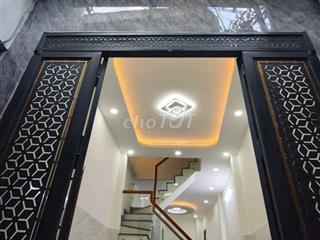 NHÀ  ĐẸP GIÁ  TỐT. Q. 11 . 3 LẦU  SÂN THƯỢNG