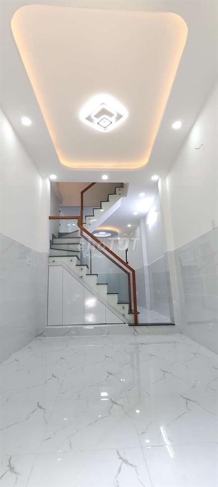 NHÀ  ĐẸP GIÁ  TỐT. Q. 11 . 3 LẦU  SÂN THƯỢNG