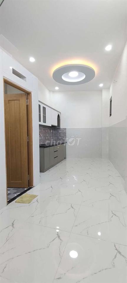 NHÀ  ĐẸP GIÁ  TỐT. Q. 11 . 3 LẦU  SÂN THƯỢNG