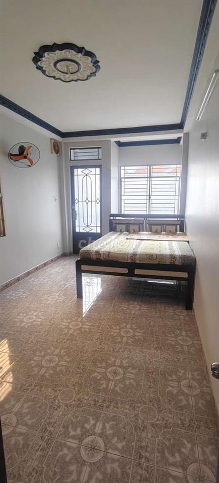 bán nhà hai mặt tiền