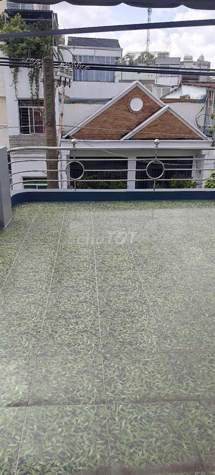 bán nhà hai mặt tiền
