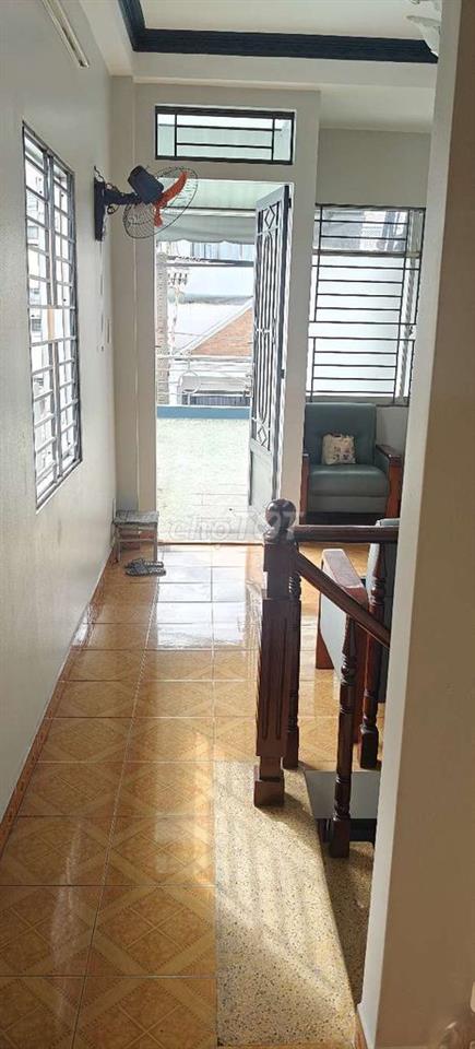 bán nhà hai mặt tiền